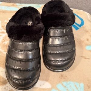 Skechers Foamies Cozy Camper~Women’s Size 8~ Faux Fur Lined~EUC